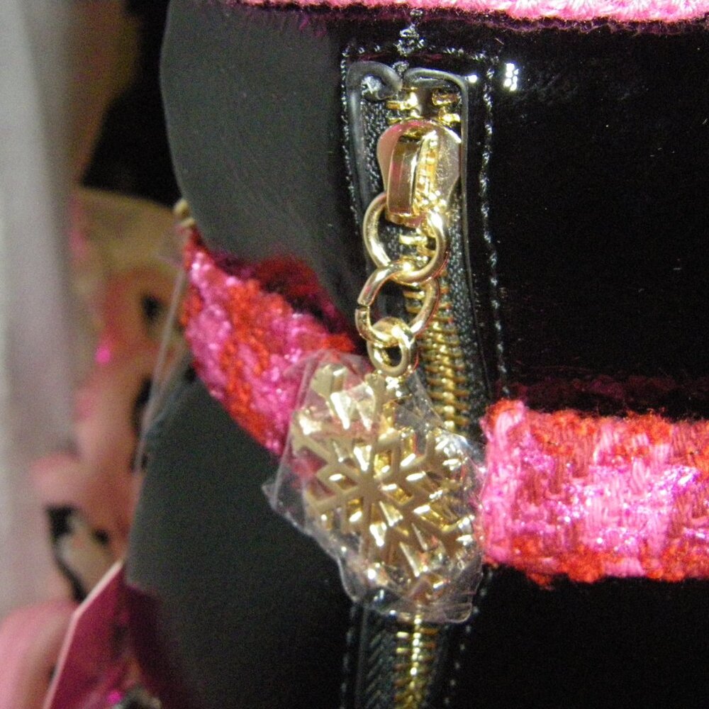 Betsey Johnson Kitsch Break The Ice Multi Crossbody Bag Penguine NWT - Picture 11 of 16